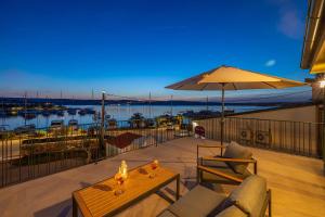 Villa BEACHFRONT 