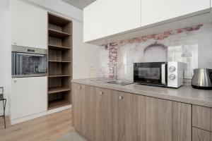 Beautiful White - Beige Apartment with Balcony in Wrocław