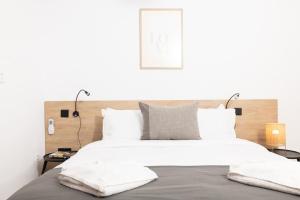 2Bed flat w shared heated pool in MLH by Homely!