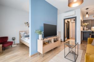 Blooming Budapest Apartment with free underground parking