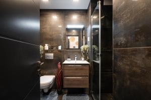 Blooming Budapest Apartment with free underground parking