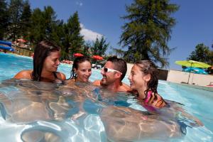 Superdevoluy545S, 6 places, été et hiver, pied des pistes, plein sud