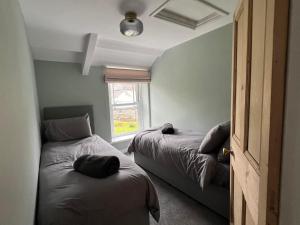 Charming 2-Bed House in Llansteffan