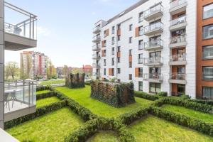 Apartment in Gdańsk Center with Balcony, Parking and Air Conditioning by Renters