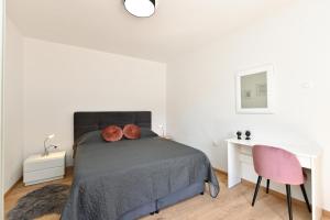 Apartment Riva Rabac 1825