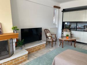 Eagles Nest Villa Athenian Riviera in Aghia Marina near Lagonisi, next to the beach close to Athens Airport