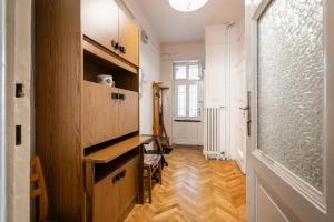 BpR W21 Retro Home with balcony