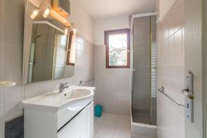 Appartements La Petra Marinella - Appt climatise avec piscine : photos des chambres