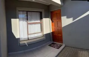 MV self-catering Apartment - Verkeerdevlei