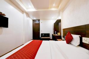 The Raj at New Delhi Railway Station