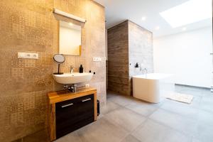 Ferienwohnung für 6: Zentrum, WiFi, TV, Küche, NEU