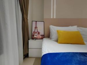 Arcoris Mont Kiara 2# Sunway 163# 2-Bedroom with balcony 2-4Pax