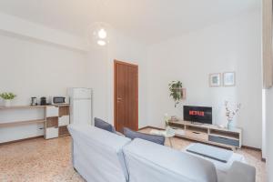 Nonna Tere Apartment by RentComo