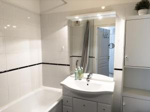 Appartements Les Galets - Duplex avec jardin - 2 chambres et bureau : Appartement 2 Chambres - Vue sur Jardin