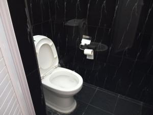 Cozy Apartment with Pool & 10 mins walk to Beach