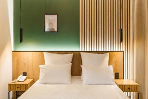 Suite with Balcony room in Stokker Hotel