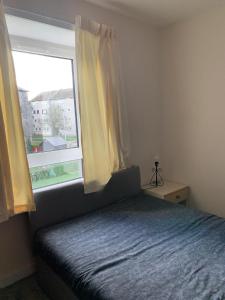 2 Bed flat - Sleeps 4 - Parking - Wifi
