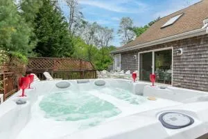 3000 Sq Ft Home with Hot Tub - Campground Landing