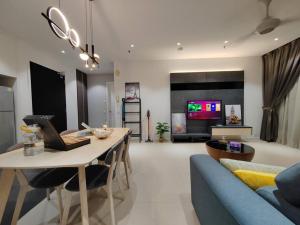 Arcoris Mont Kiara 19#Main Street# Walking Distance 1MK# 1BR 1-3Pax