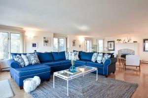 2 Min Walk to Private Beach & Boat Launch