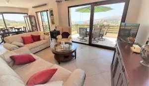 Poseidonos by the Sea - Legrená