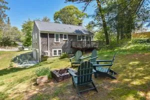 Fully Updated Home w Great Outdoor Space - إيست هارويتش