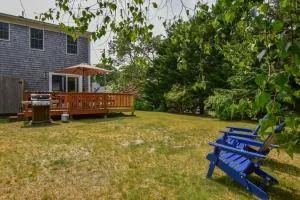 Spacious w Beautiful Yard & Dogs Welcome - Харвич