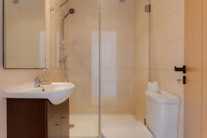 Townhouse with Stunning Sea Views and Terrace