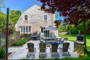 Stunning Home with Wet Bar Dog Welcome! - Brewster