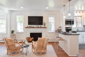 Spacious Beach House 6 Min Walk to Beach - Kingdom Hall