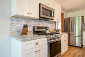 A Contemporary Gem w Cape Character Dog Friendly