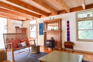 Beautiful private & spacious great location large outdoor stone patio