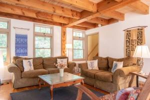 Beautiful private & spacious great location large outdoor stone patio