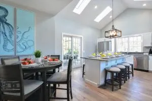 Rare - Newly built in Downtown Wellfleet - Wellfleet