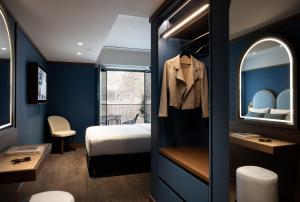 Mitsis NU Piraeus Port