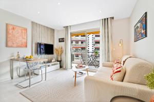 Downtown Cannes Modern 1-Br Apartment