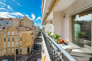 Downtown Cannes Modern 1-Br Apartment