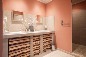 Hotels HOTEL et APPARTEMENTS DOMAINE DES CLOS - Teritoria : photos des chambres
