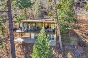 4BR Cabin Mountain Views with Fireplace
