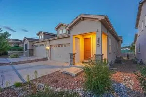 2BR Mtn Views USAF Academy Newly Build Central AC - Pikeview