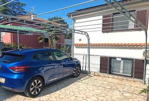 Apartments Malenica, Njivice, Croatia, 200 m from the sea