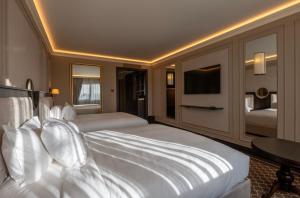 GoldenEye Hotel & Casino