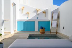 Hypnōs boutique villa with amazing heated pool with jacuzzi