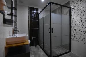 Green Palace Suite Hotel