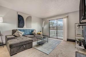 Charming 2bd Near to Stores Restaurants & Hiking