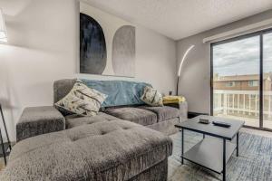 Charming 2bd Near to Stores Restaurants & Hiking