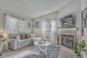 Delightful Home Amazing Location Extended Stay - Broadmoor