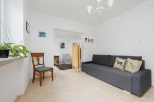 Okopowa Rodzinny Apartament z Balkonem Warszawa by Noclegi Renters