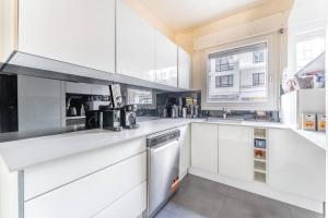 Appartements Appartement Luxueux avec Grande Terrasse : photos des chambres