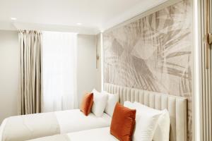 Holland Park Residence